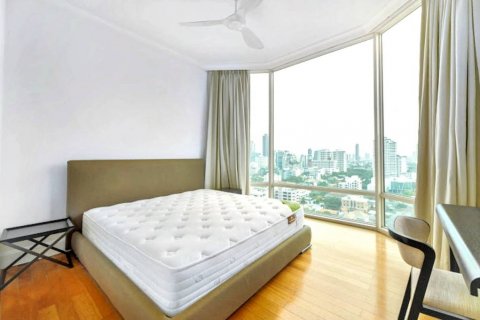 Condo in Bangkok, Thailand, 2 bedrooms  № 124480 - photo 5