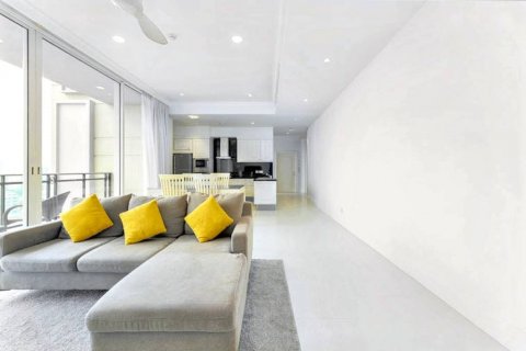 Condo in Bangkok, Thailand, 2 bedrooms  № 124480 - photo 2