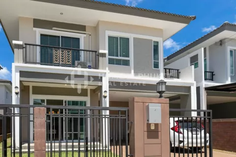 House in Phuket, Thailand 2 bedrooms № 131581 - photo 1