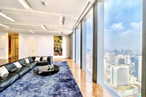 Condo in Bangkok, Thailand, 4 bedrooms № 119825 - photo 1