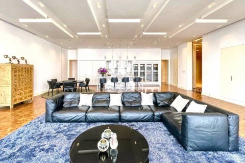 Condo in Bangkok, Thailand, 4 bedrooms № 119825 - photo 4