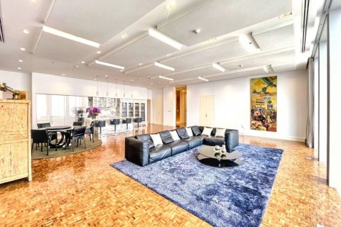 Condo in Bangkok, Thailand, 4 bedrooms № 119825 - photo 2