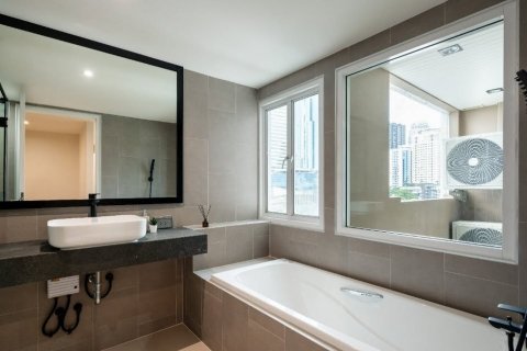 Condo in Watthana, Bangkok, Thailand, 3 bedrooms  № 123949 - photo 3