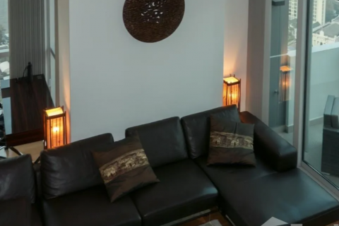 Condo in Khlong San, Bangkok, Thailand, 4 bedrooms  № 123950 - photo 12
