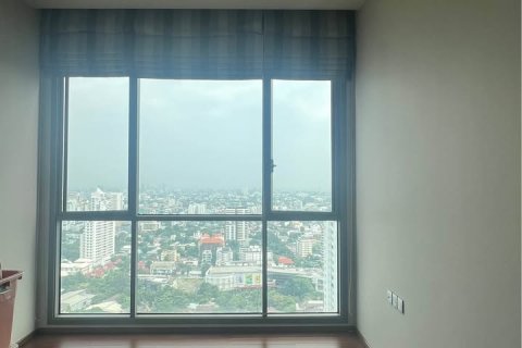 Condo in Watthana, Bangkok, Thailand, 3 bedrooms  № 123948 - photo 14