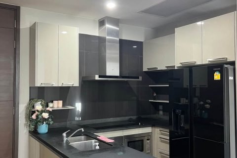 Condo in Watthana, Bangkok, Thailand, 3 bedrooms  № 123948 - photo 17
