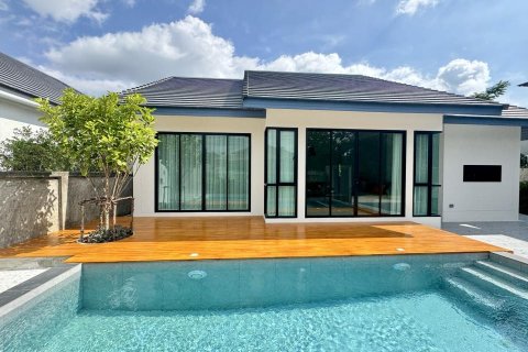 House in Bang Lamung, Thailand 4 bedrooms № 125624 - photo 2