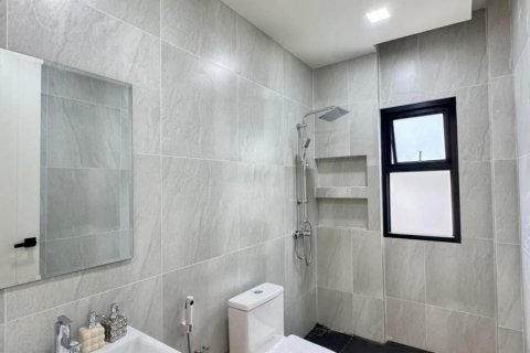 House in Bang Lamung, Thailand 4 bedrooms № 125624 - photo 18