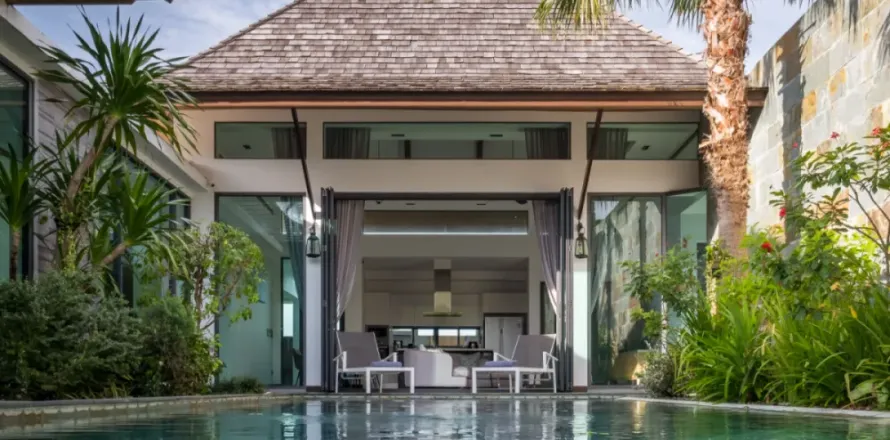 Villa in Phuket, Thailand 4 bedrooms № 107663
