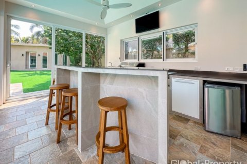 Дом в Паттайе, Таиланд с 5 спальнями  № 132305 - фото 6