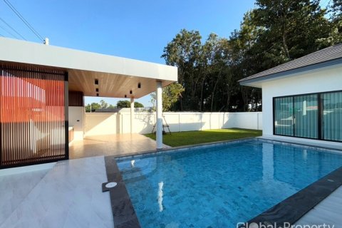 Дом в Паттайе, Таиланд с 3 спальнями  № 121081 - фото 4