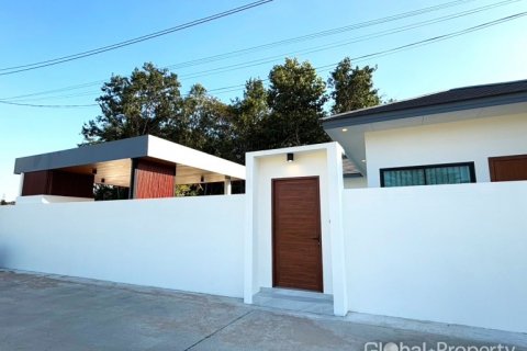 Дом в Паттайе, Таиланд с 3 спальнями  № 121081 - фото 2