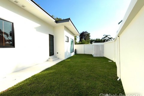 Дом в Паттайе, Таиланд с 3 спальнями  № 121081 - фото 8