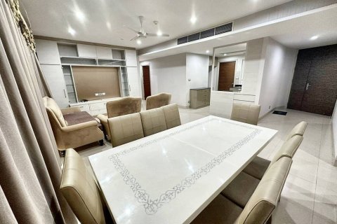 Condo in Bangkok, Thailand, 3 bedrooms  № 86573 - photo 3