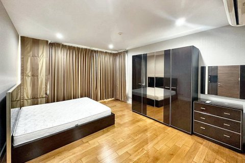 Condo in Bangkok, Thailand, 3 bedrooms  № 86573 - photo 5