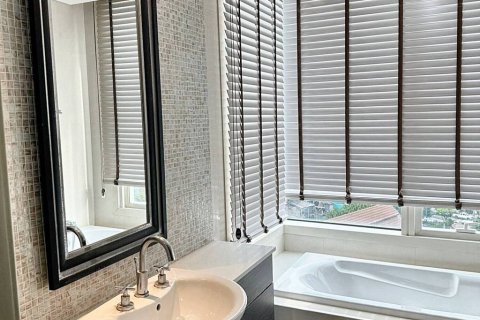 Condo in Bangkok, Thailand, 3 bedrooms  № 86573 - photo 10