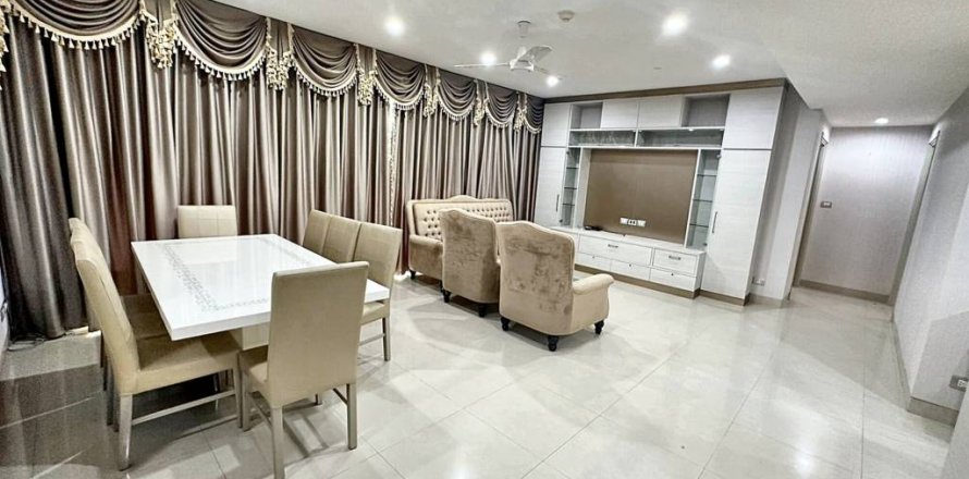 Condo in Bangkok, Thailand, 3 bedrooms  № 86573