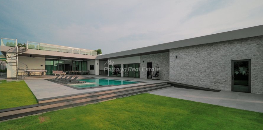 House in Bang Lamung, Thailand 6 bedrooms № 123464