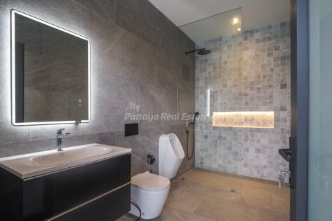 House in Bang Lamung, Thailand 6 bedrooms № 123464 - photo 11