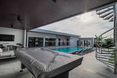 House in Bang Lamung, Thailand 6 bedrooms № 123464 - photo 4