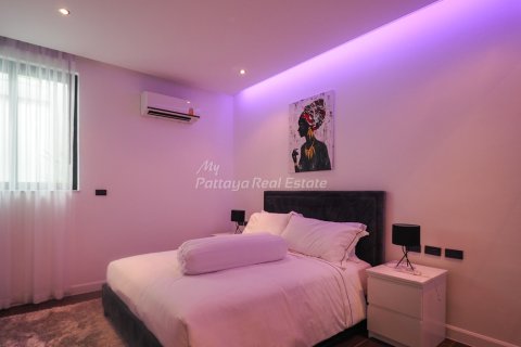 House in Bang Lamung, Thailand 6 bedrooms № 123464 - photo 27