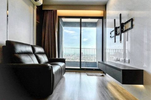 Кондоминиум с 2 спальнями в Бангне, Бангкок, Таиланд № 124638 - фото 2