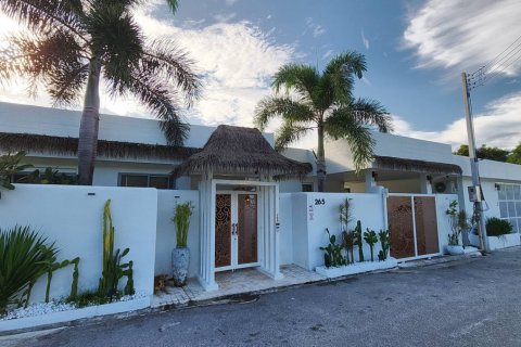 Villa in Hua Hin, Thailand 3 bedrooms № 123830 - photo 6