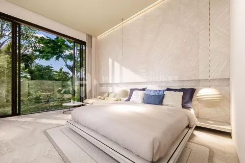 Condo in Phuket, Thailand, 3 bedrooms  № 131039 - photo 14