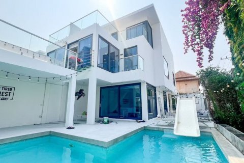 Дом в Паттайе, Таиланд с 3 спальнями № 123203 - фото 1