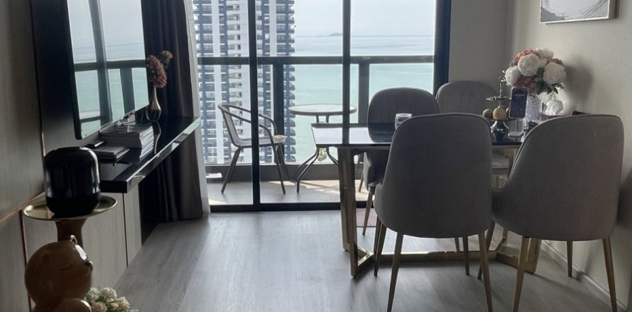 Condo in Pattaya, Thailand, 2 bedrooms  № 123200