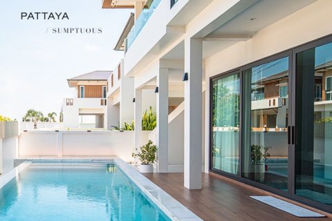 Maison à Pattaya, Thaïlande 5 chambres № 124172 - photo 1