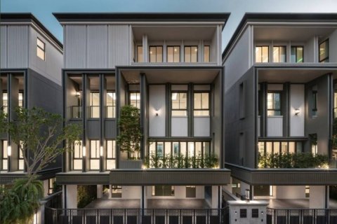 House in Bangkok, Thailand 3 bedrooms № 86012 - photo 1