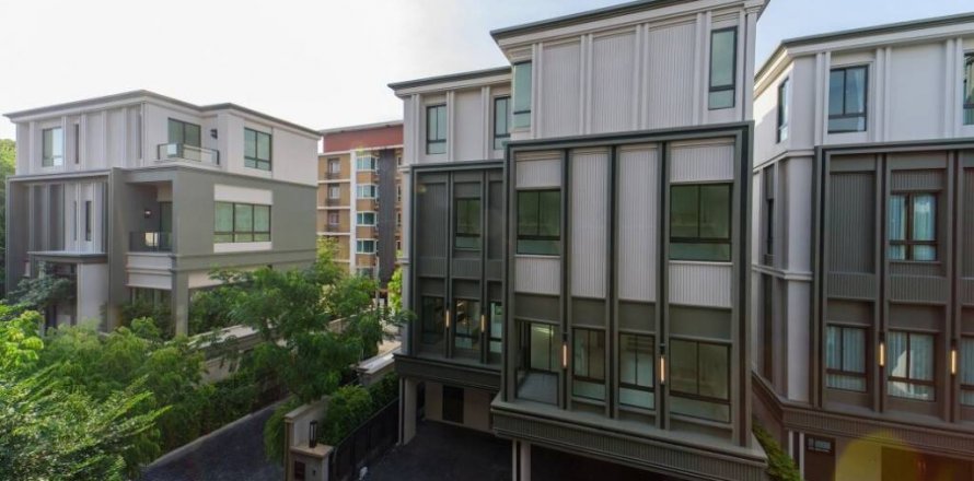 Maison à Bangkok, Thaïlande 4 chambres № 86010