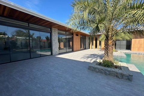 Вилла в Раваи, Таиланд с 4 спальнями  № 133016 - фото 1