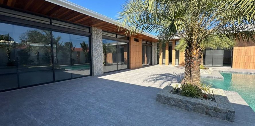 Вилла в Раваи, Таиланд с 4 спальнями  № 133016