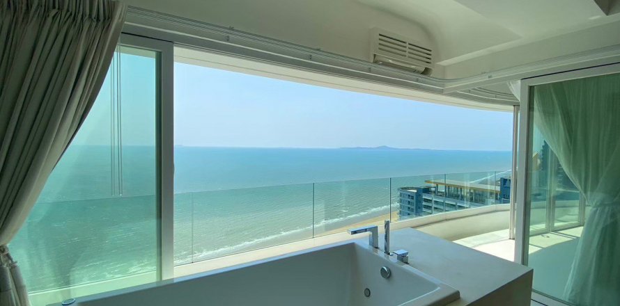 Condo in Pattaya, Thailand, 2 bedrooms  № 125061