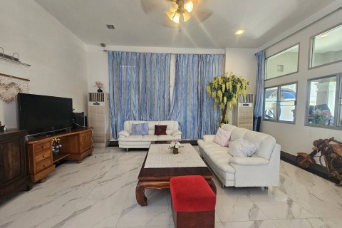 Дом в Паттайе, Таиланд с 5 спальнями  № 125057 - фото 8