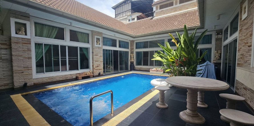 Дом в Паттайе, Таиланд с 5 спальнями  № 125057