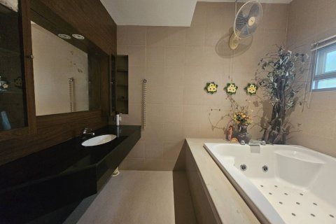 Дом в Паттайе, Таиланд с 5 спальнями  № 125057 - фото 22