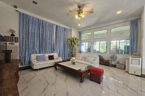 Дом в Паттайе, Таиланд с 5 спальнями  № 125057 - фото 7