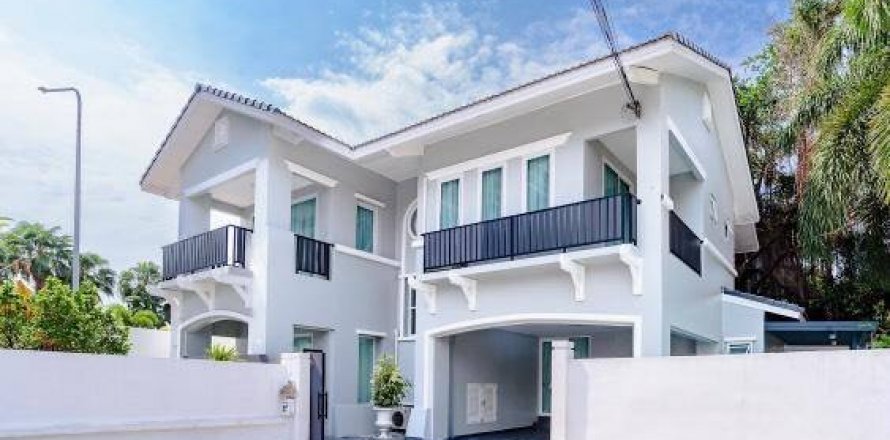 House in Pattaya, Thailand 4 bedrooms № 125060