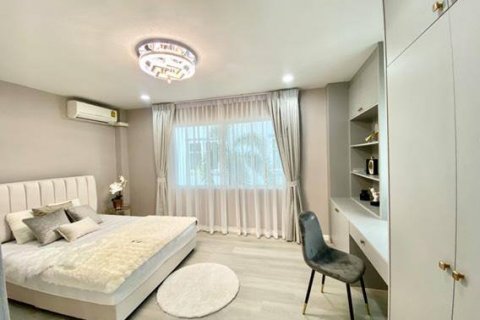 House in Pattaya, Thailand 4 bedrooms № 125060 - photo 18