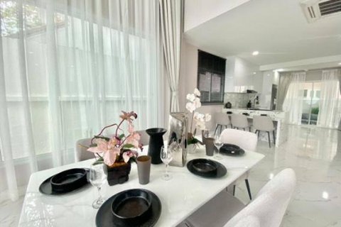 House in Pattaya, Thailand 4 bedrooms № 125060 - photo 6