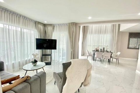 House in Pattaya, Thailand 4 bedrooms № 125060 - photo 14