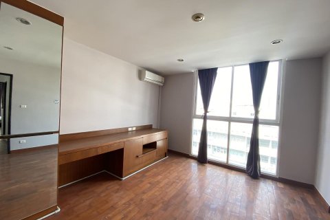 Condo in Watthana, Bangkok, Thailand, 4 bedrooms  № 132273 - photo 7