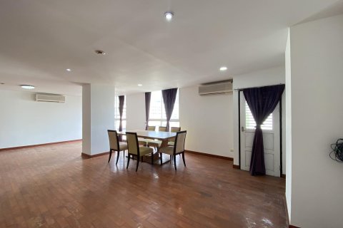 Condo in Watthana, Bangkok, Thailand, 4 bedrooms  № 132273 - photo 10