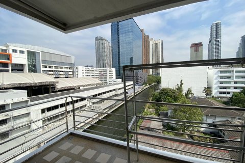 Condo in Watthana, Bangkok, Thailand, 4 bedrooms  № 132273 - photo 16