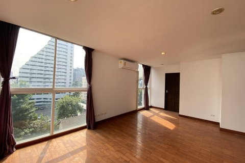 Condo in Watthana, Bangkok, Thailand, 4 bedrooms  № 132273 - photo 6