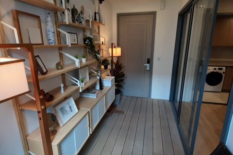 Condo in Bangkok, Thailand, 2 bedrooms  № 143730 - photo 14