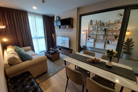 Condo in Bangkok, Thailand, 2 bedrooms  № 143730 - photo 1